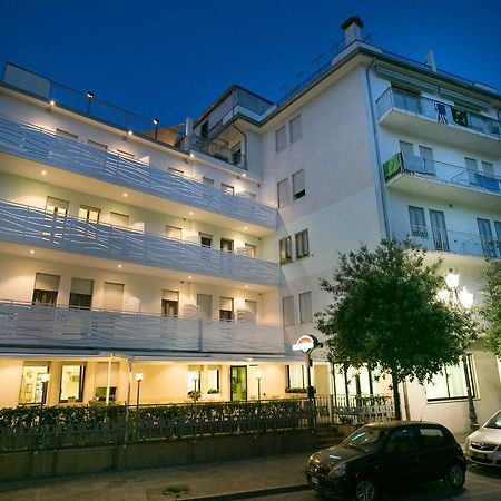 Albergo Arcobaleno Sottomarina Exteriör bild
