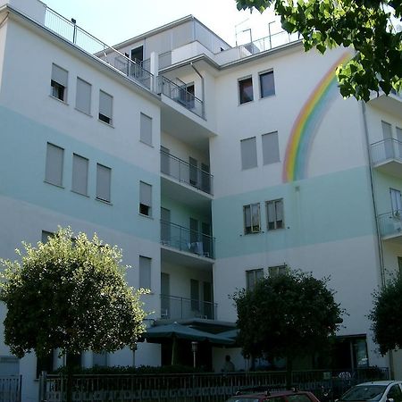 Albergo Arcobaleno Sottomarina Exteriör bild