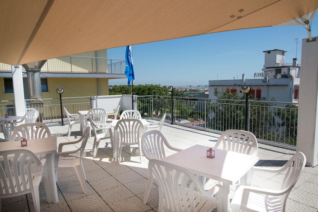Albergo Arcobaleno Sottomarina Exteriör bild