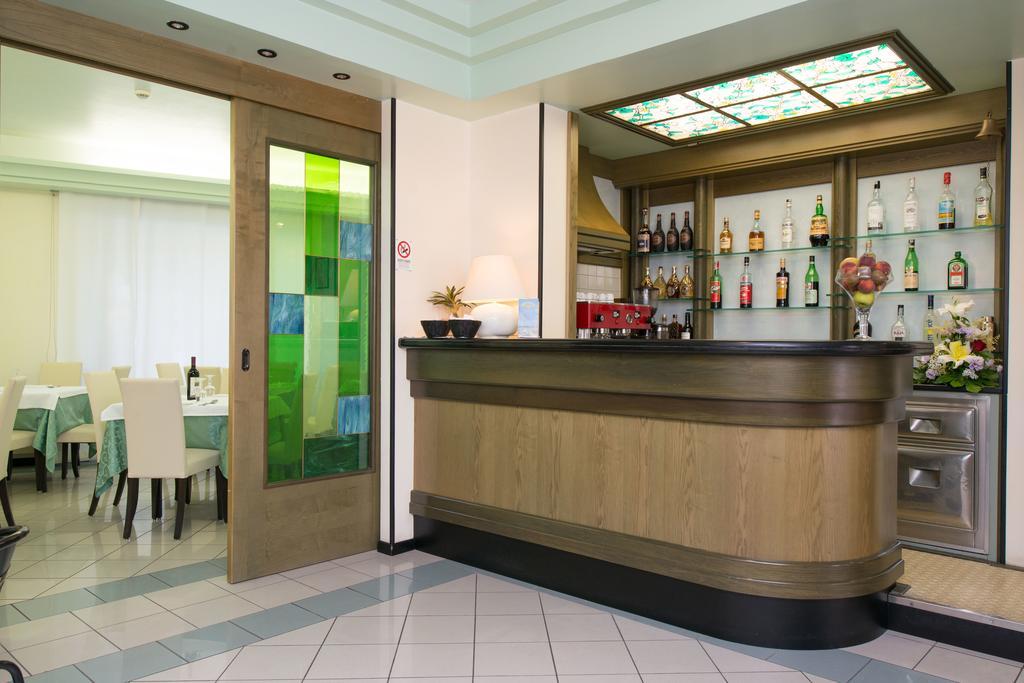 Albergo Arcobaleno Sottomarina Exteriör bild