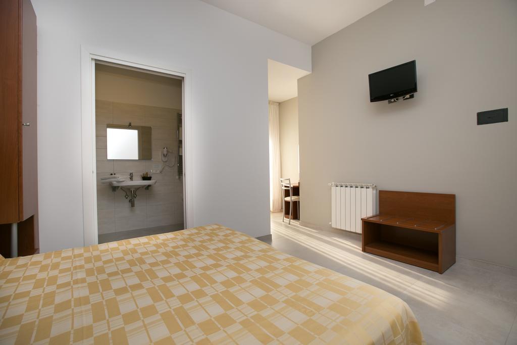 Albergo Arcobaleno Sottomarina Exteriör bild