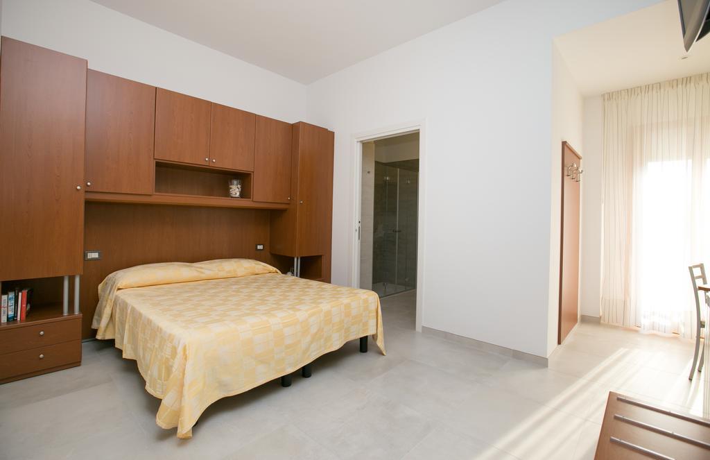 Albergo Arcobaleno Sottomarina Exteriör bild