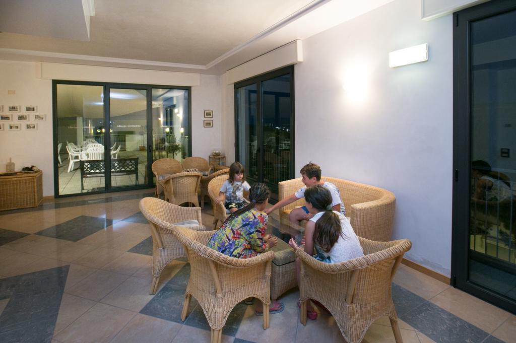 Albergo Arcobaleno Sottomarina Exteriör bild